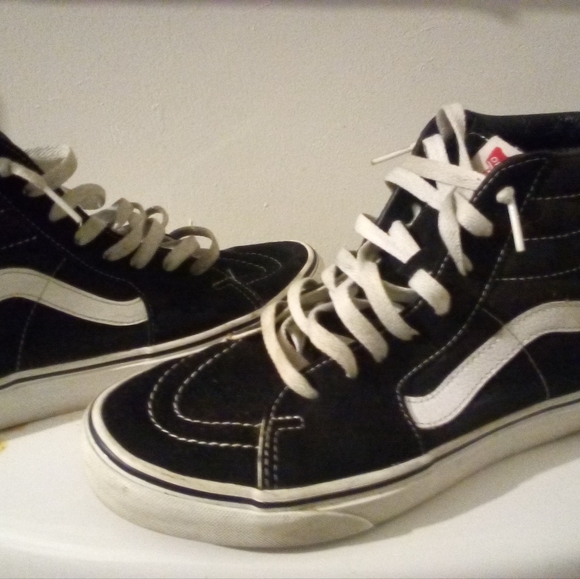 Men's size 7 women's 8.5 - Picture 2 of 2